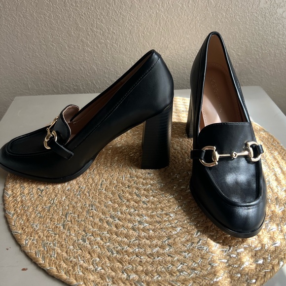 Yixy loafer pump from BCBGGeneration. NEVER WORN BRAND NEW WITH BOX - Picture 2 of 5